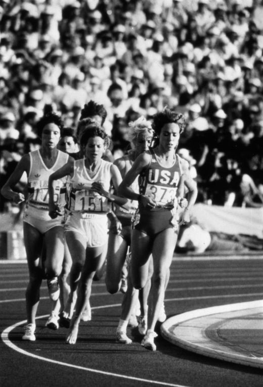 A fugit din tara desculta! Lupta dintre doi giganti a fost castigata de o ROMANCA! Mii de oameni UCISI pentru un vis trucat! VIDEO:_8