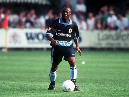 Statea cu 18 oameni in casa, dar i-a dat CLASA lui Maldini! Dupa meci a fugit din cauza BLATURILOR! Ziua in care 'Pele' a fost gonit din vestiar!_6