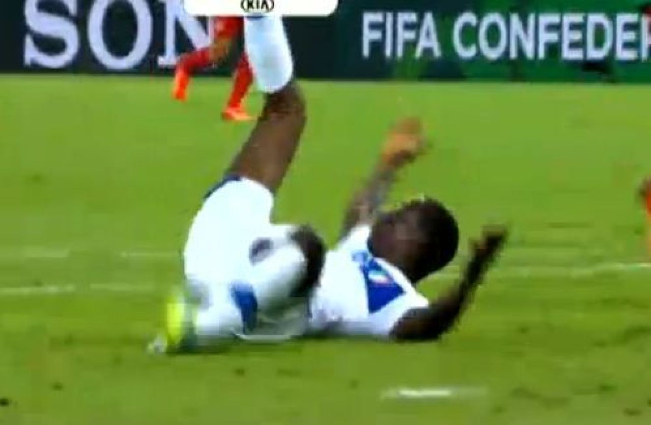LIVE BLOG do Brasil | Furia Rosie a vazut rosu: FRED si Neymar au pus in genunchi campioana mondiala! Brazilia 3-0 Spania! VIDEO_18