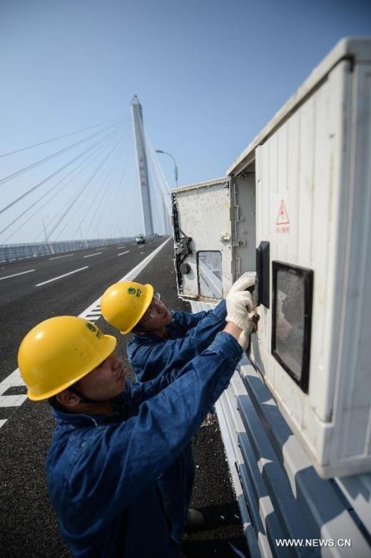 FOTO Un nou MIRACOL al omenirii! Chinezii au inaugurat cel mai mare POD din lume! Constructia impresionanta:_10