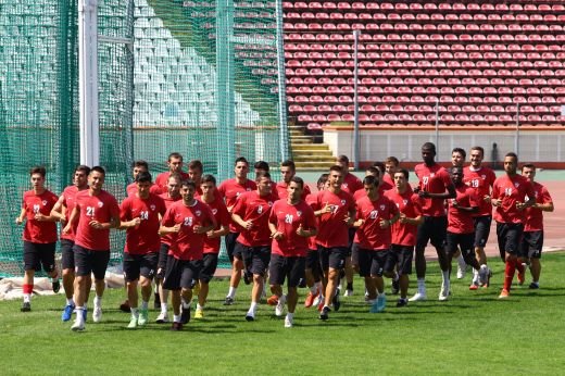 Dinamo si-a luat fundas dreapta: un camerunez a semnat azi pe 3 sezoane! Multescu a fost impresionat de el!