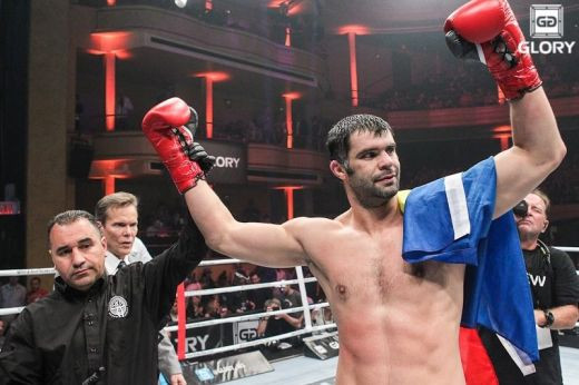 VIDEO: Ghita si-a bagat in COMA adversarul cu un KO devastator in secunda 47! Romanul a ridicat sala in picioare la New York!_3