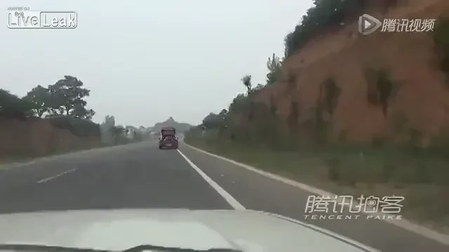 SOCANT! Decoperire teribila pe autostrada! Trei copii au fost la un pas de moarte! Ce faceau parintii lor: VIDEO
