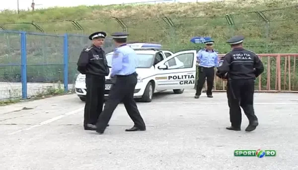 RAZBOI la Craiova! Mititelu, EVACUAT de pe Oblemenco! Vezi VIDEO: