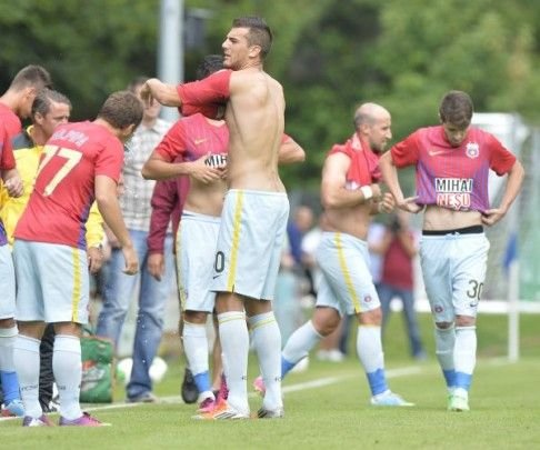 Steaua incepe sezonul: are 3 meciuri amicale din Anglia si apoi incep meciurile OFICIALE din noul sezon! Care sunt adversarii si cum arata primul 11 :