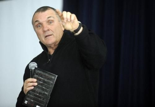 A PLANS pentru 27 de secunde de glorie! Era semi-retardat, nimeni nu-i dadea vreo sansa! Povestea emotionanta a starului cu minte de COPIL! VIDEO_4