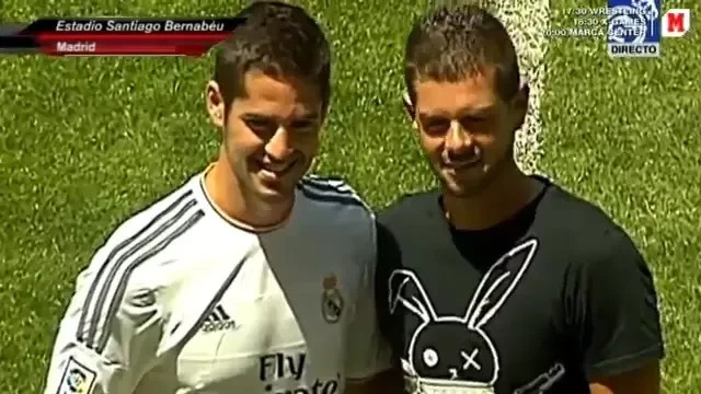 Gestul pentru care fanii nu-l vor ierta niciodata! Isco a REFUZAT sa pupe stema la prezentare! Cum a fost salvat de fratele sau: