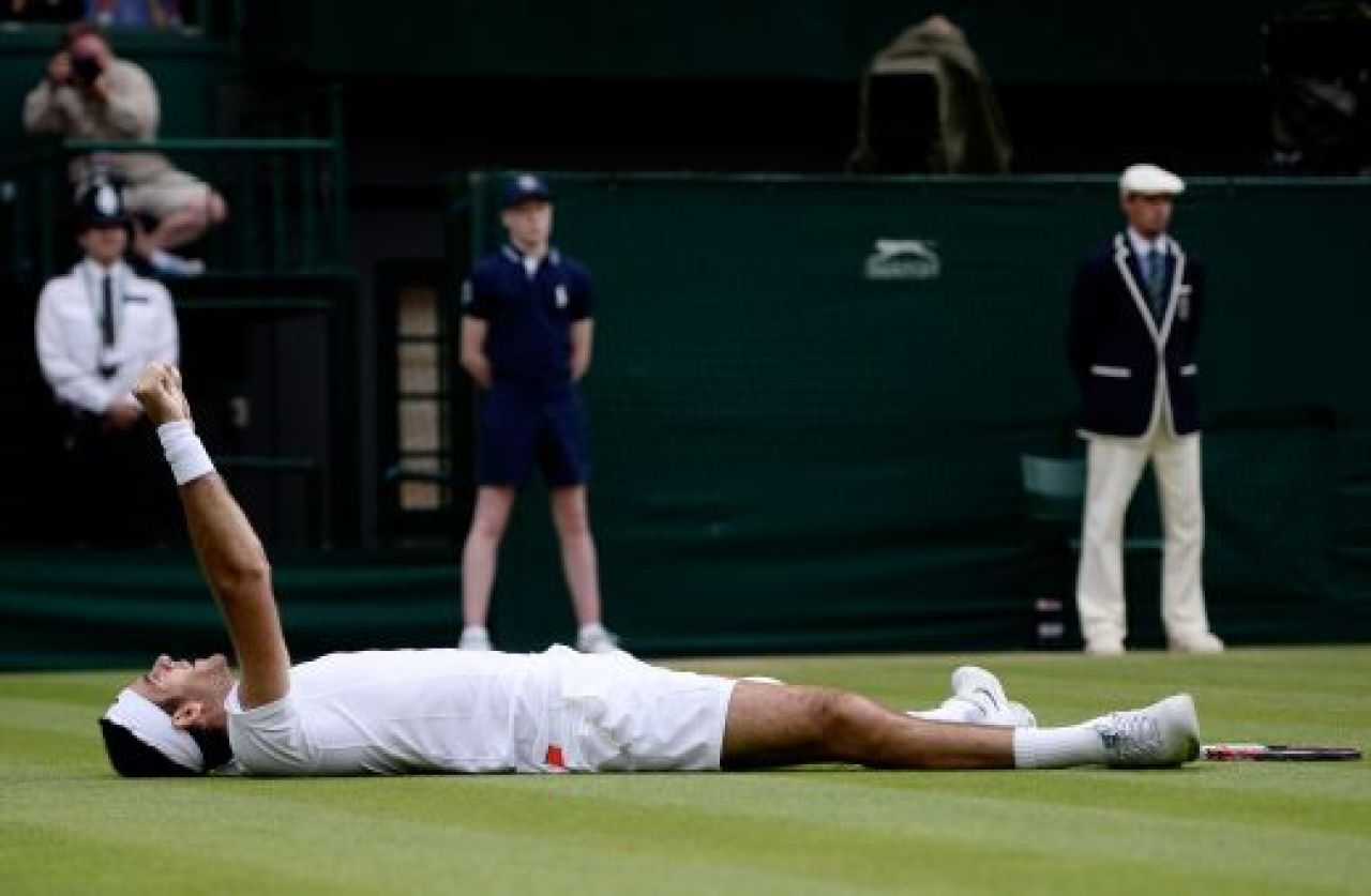 Meci intre gentlemani cu suporteri HULIGANI! Sir Alex Ferguson s-a comportat ca un ULTRAS la meciul castigat de Murray! Atmosfera de senzatie la Wimbledon: FOTO_1
