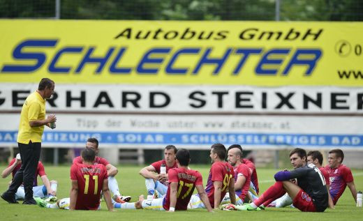 PiovacCari-i treaba? | Steaua 1-1 Sheffield! Pierdere grea pentru Reghe: Tatarusanu, Szukala si Adi Popa s-au accidentat! Piovaccari, scos dupa 30 de minute: