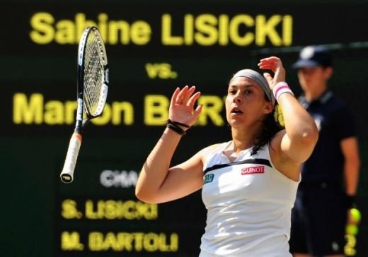 Cea mai proasta gluma a anului a fost facuta IN DIRECT la BBC! Castigatoarea Wimbledonului a fost facuta cam urata ! Reactia imediata a postului: