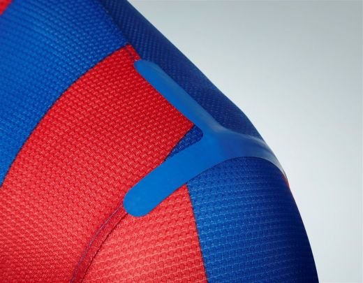 FOTO OFICIAL! Primele imagini cu noul echipament al Stelei! Cum se imbraca Steaua pentru titlul 25!_10