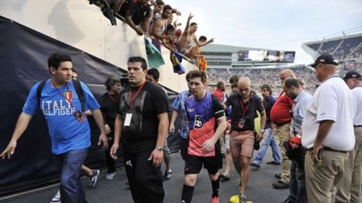 Americanii fac SCANDAL dupa ultimul meci al lui Messi! Fanii care au platit 2.500 de dolari pe bilet si-au luat TEAPA! Ce s-a intamplat dupa petrecerea lui Messi la Las Vegas cu Ronaldo: