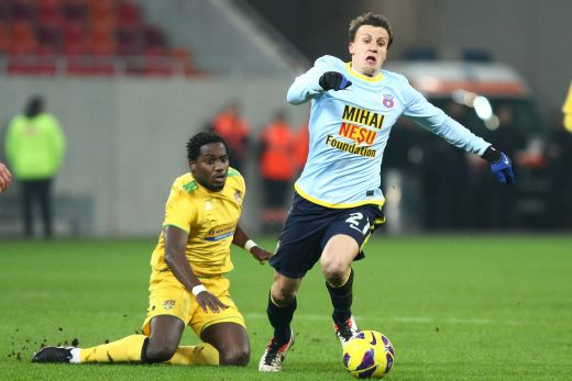 A jucat impotriva lui in Europa, acum il vrea NEAPARAT! Un MEGA antrenor de Liga e gata sa-l ia pe Chiriches! Ce echipa a pus ochii pe fundasul Stelei: