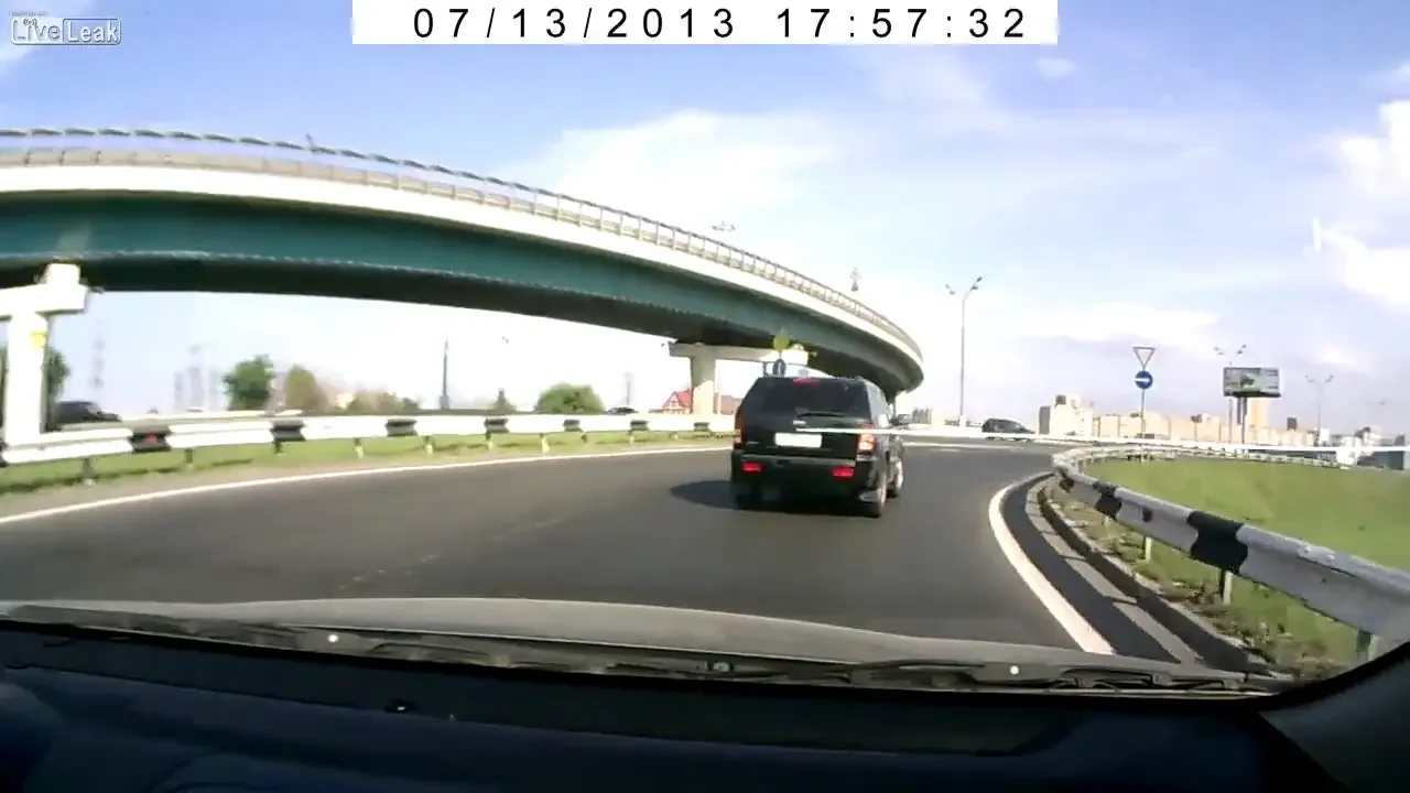 FILMA o sosea linistita! A trecut un camion si TOTUL s-a schimbat! DRAMA care le-a schimbat viata! Atentie, imagini socante! VIDEO