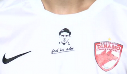Dinamo si-a prezentat noul echipament: Chipul lui Hildan apare pe tricouri, alaturi de un slogan coborat din peluza pe piepturile jucatorilor! VIDEO_3