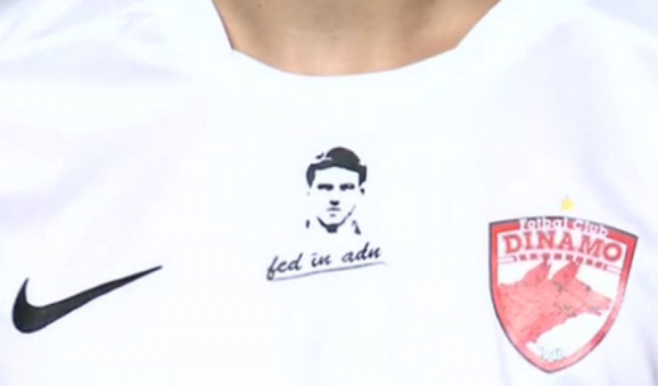 Dinamo si-a prezentat noul echipament: Chipul lui Hildan apare pe tricouri, alaturi de un slogan coborat din peluza pe piepturile jucatorilor! VIDEO_3