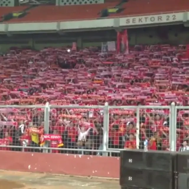 ULUITOR! 88.083 de fani din Indonesia au creat o atmosfer ca pe Anfield! Cum au cantat You ll Never Walk Alone si au facut o coregrafie de 5 stelei: GALERIE FOTO + VIDEO: