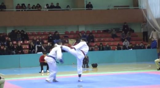 VIDEO BRUTAL: Ba, tine garda sus! Si-a auzit antrenorul prea tarziu si a luat KO-ul vietii!