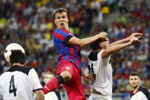 Transferul PERFECT care poate acoperi golul lasat de Chiriches: Steaua poate face o mutare DE URGENTA daca ramane fara fundas: