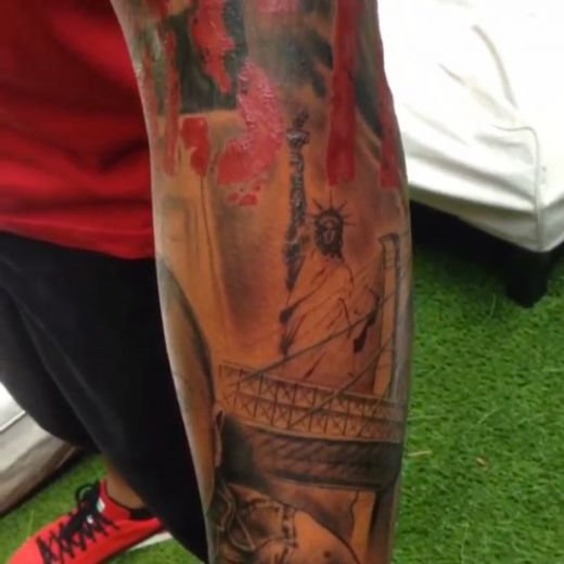 Nimeni nu se astepta la un asemenea GEST de la el! Un fost STAR de la Barca si Arsenal s-a umplut de tatuaje! Ce si-a desenat LEGENDA din fotbal:_3