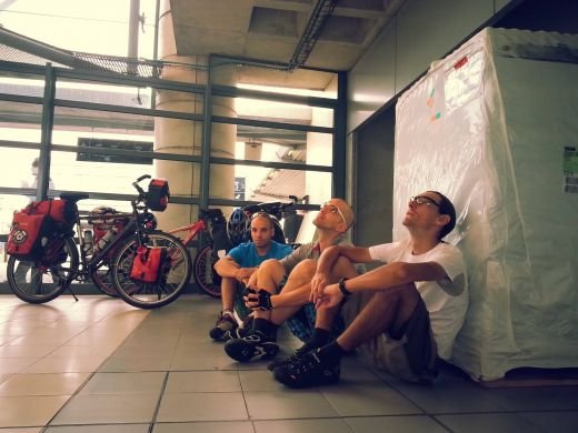 Putin plecati! Vacanta NEBUNA de 4.000 de kilometri pentru trei romani! Drumul dintre Marea Neagra si Oceanul Atlantic, PE BICICLETA: