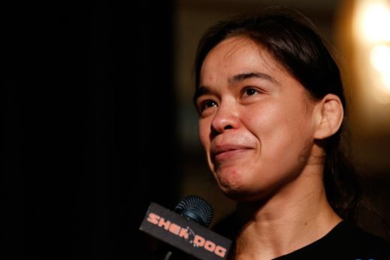 A FUGIT din tara pentru DIPLOME! Tocilara care a invatat sa se bata in CUSCA! De la Cambridge si Oxford direct in UFC! Povestea impresionanta a fetei cu doua inimi:_2