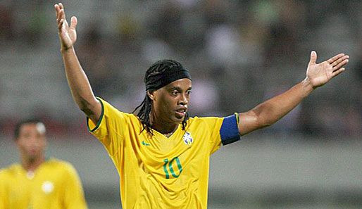 FABULOS! Ronaldinho se intoarce in Europa! Milioane de fani au innebunit cand au aflat! La ce echipa e gata sa joace