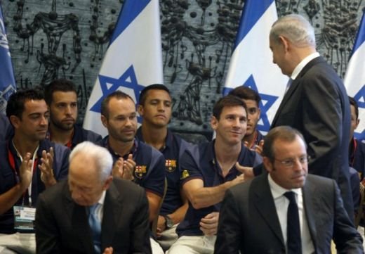FOTO Mes que un club! Jucatorii Barcei sunt INGERI pentru milioane de oameni! Imagini deosebit de emotionante:_4