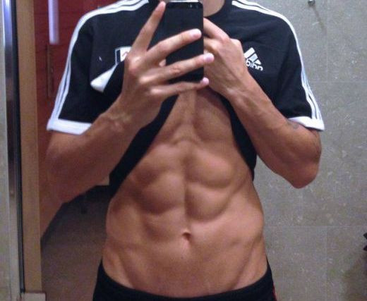 FOTO Si-a UMFLAT muschii pentru noul sezon! Ce atacant din Premier League e gata sa rupa portile cu abdomenul!