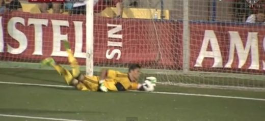 EPIC fail! Noul Casillas s-a facut DE RAS ca un copil la cel mai simplu sut din lume! Ce a patit