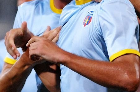 Un fost mare jucator al Stelei este aproape sa ii ia locul managerului Huligan! Afla diseara, la 20.00, la stirile din Sport de la ProTV!