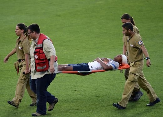 HORROR! Dirk Kuyt, mutilat dupa ce s-a dat cap in cap cu un coechipier! Abia il mai recunosti: FOTO SOCANT:_2