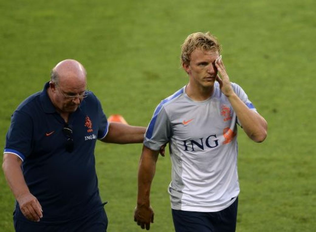 HORROR! Dirk Kuyt, mutilat dupa ce s-a dat cap in cap cu un coechipier! Abia il mai recunosti: FOTO SOCANT:_5