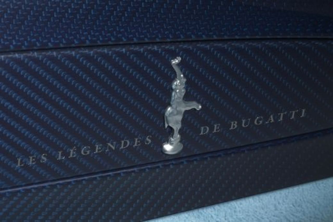 FOTO Un nou Bugatti Veyron face RAVAGII in buzunarele miliardarilor! Francezii au dedicat modelul unui pilot LEGENDAR! Cum arata:_9