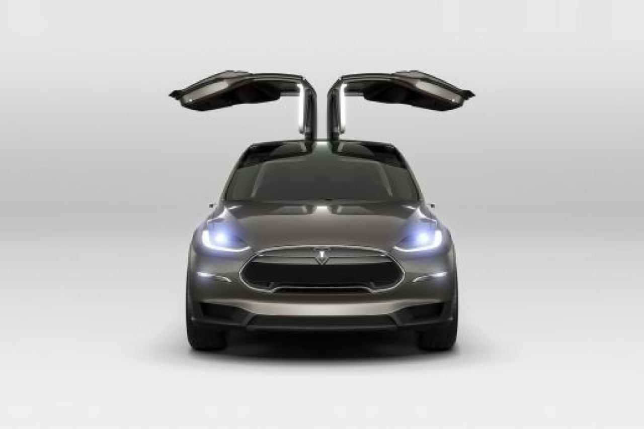 REVOLUTIE in industria auto! Un accesoriu istoric dispare de pe masini! Moda lansata de Tesla:_6