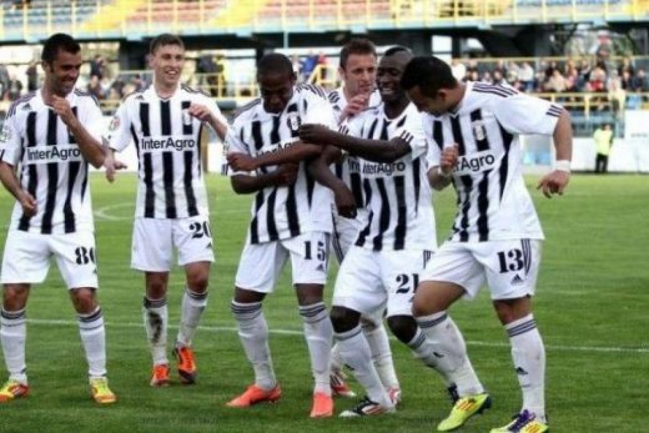 Demolatorii lui Reghe se pregatesc de intalnirea cu huliganii Legiei! Petrolul viseaza dupa ce Swansea a fost umilita! Totul despre EUROfantasticele Romaniei:_3