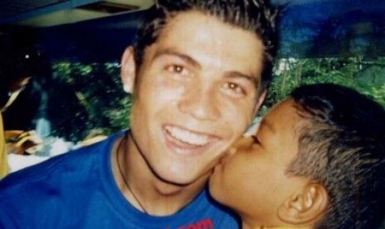 Ronaldo a PLANS pentru el! Un pusti de 7 ani a trecut de cutremur si tsunami! Povestea lui Martunis, baiatul care a stat 19 zile in jungla! L-a salvat tricoul Portugaliei!_1