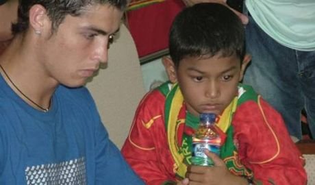Ronaldo a PLANS pentru el! Un pusti de 7 ani a trecut de cutremur si tsunami! Povestea lui Martunis, baiatul care a stat 19 zile in jungla! L-a salvat tricoul Portugaliei!_2