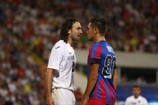 Iancu sau Piovaccari? Cu cine sa atace Steaua?