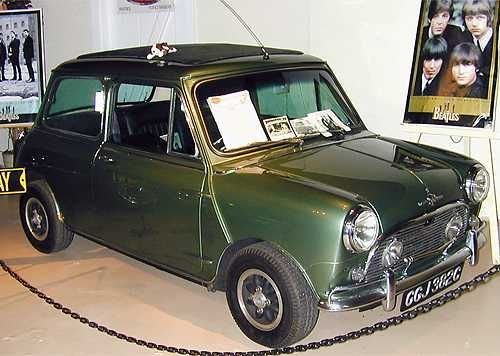 Povestea primului Rolls Royce Phantom 'tunat' de tigani! Colectia impresionanta de masini The Beatles:_6