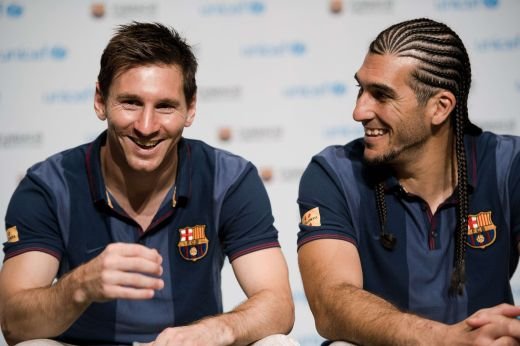 Nu l-ai recunoaste pe strada! Aparitie NEBUNA a unui star de la Barca! Cum a reusit sa-i amuze TERIBIL pe Messi si Xavi: