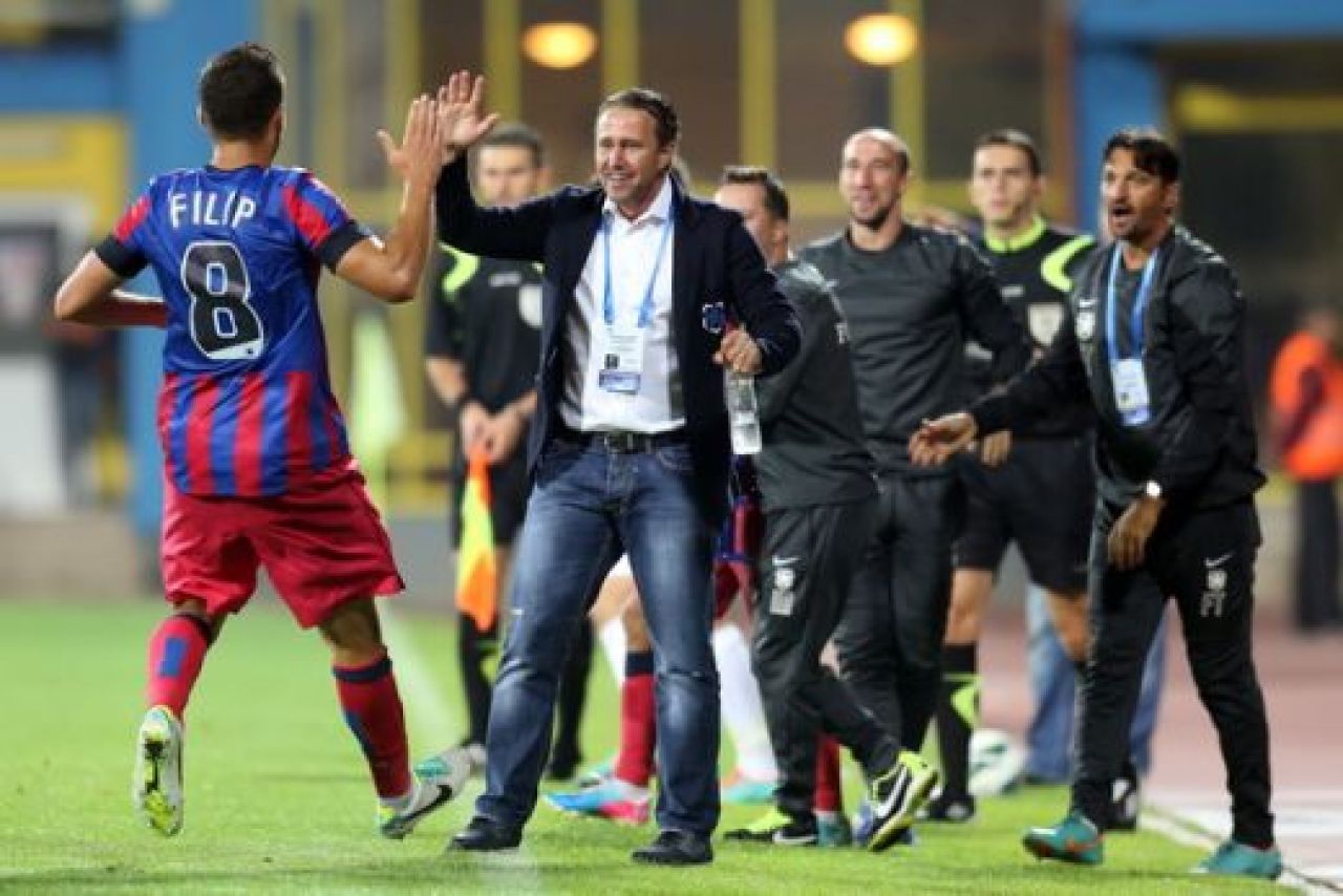 CALIFICARE! Steaua, a 7-a oara in grupele Ligii Campionilor! Stanciu si Piovaccari au marcat intr-un inceput PERFECT de meci! Legia 2-2 Steaua! Toate fazele meciului:_1