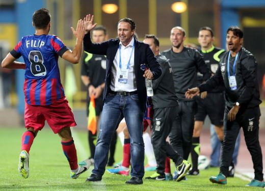 CALIFICARE! Steaua, a 7-a oara in grupele Ligii Campionilor! Stanciu si Piovaccari au marcat intr-un inceput PERFECT de meci! Legia 2-2 Steaua! Toate fazele meciului:_7