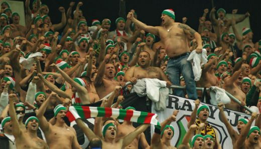 CALIFICARE! Steaua, a 7-a oara in grupele Ligii Campionilor! Stanciu si Piovaccari au marcat intr-un inceput PERFECT de meci! Legia 2-2 Steaua! Toate fazele meciului:_8