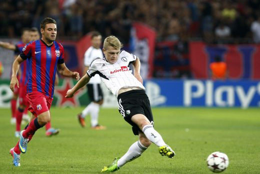 CALIFICARE! Steaua, a 7-a oara in grupele Ligii Campionilor! Stanciu si Piovaccari au marcat intr-un inceput PERFECT de meci! Legia 2-2 Steaua! Toate fazele meciului:_9