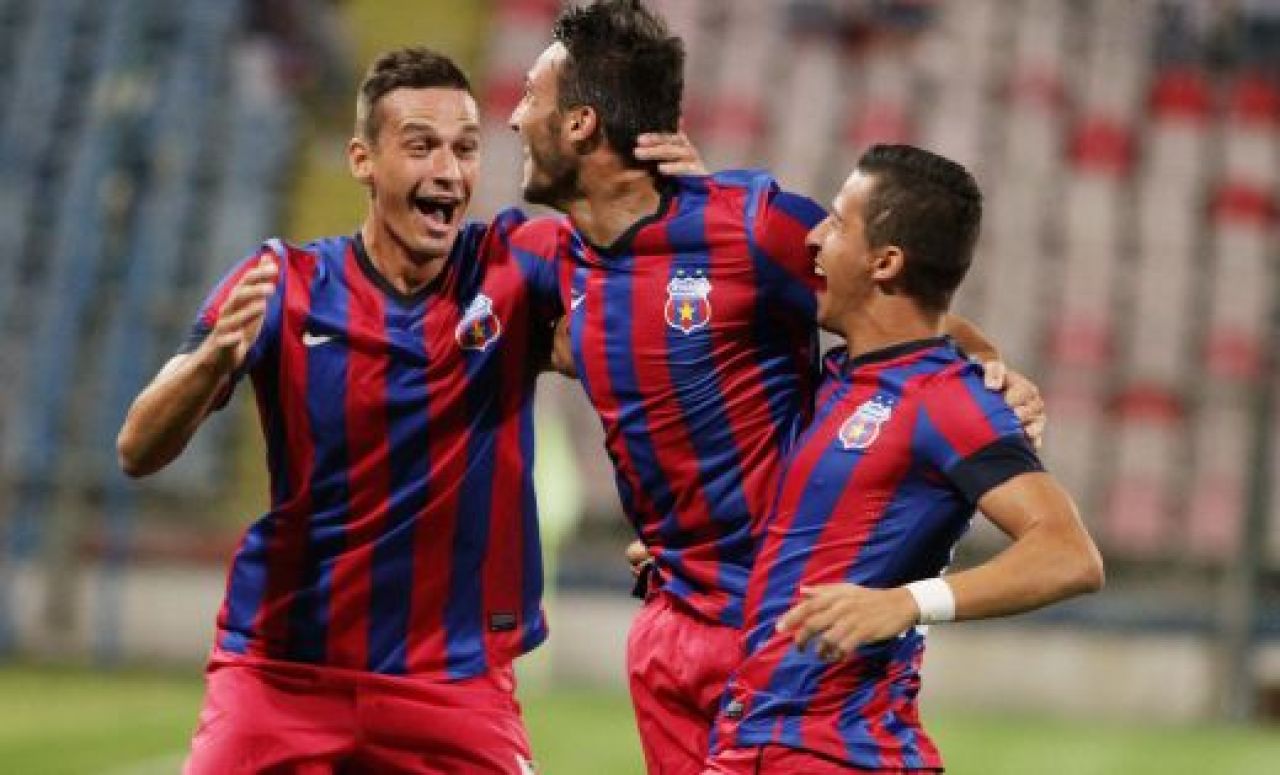 CALIFICARE! Steaua, a 7-a oara in grupele Ligii Campionilor! Stanciu si Piovaccari au marcat intr-un inceput PERFECT de meci! Legia 2-2 Steaua! Toate fazele meciului:_9