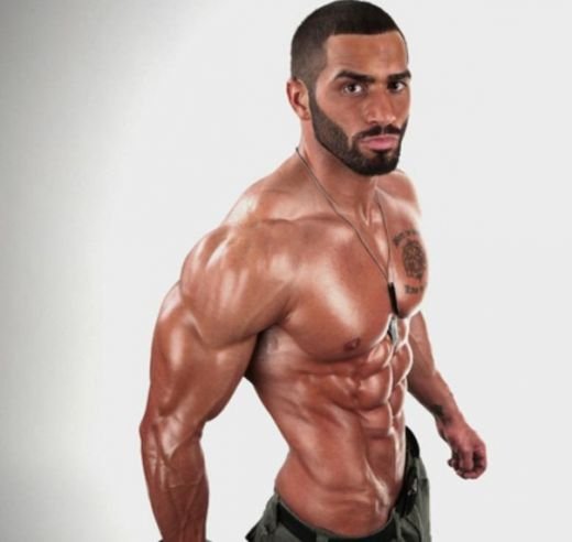 Nu te-ai fi asteptat NICIODATA la asa ceva: "Ea e IUBITA mea!" Fanii au ramas interzisi cand au vazut ce a postat Lazar Angelov, culturistul SPARTAN: