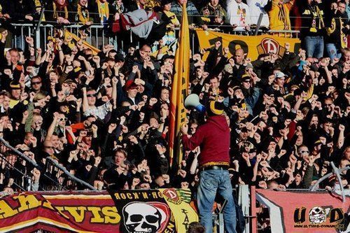 Insula PIRATILOR din fotbal! Cea mai NEBUNA echipa din Europa: sex, droguri & rock'n'roll!_5