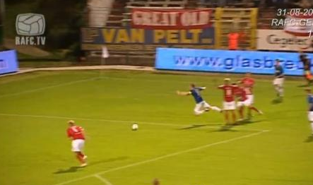 IMPOSIBIL! N-ai vazut niciodata o MIZERIE mai mare in arbitraj! Decizia scandaloasa la penalty! VIDEO