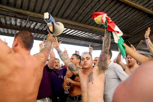 LIVE BLOG Hai, Romania | Bataie in fata stadionului Dinamo: stelistii si dinamovistii si-au dat intalnire dupa meci! Politia a retinut mai multi ultrasi!_13